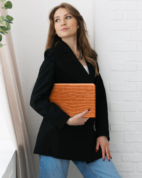 DTTOCASE iPad 10th Generation Case 2022, Crocodile iPad 10.9 Inch Leather Smart Folio Cover with Pencil Holder and Hand Strap, Support Auto Sleep/Wake,ID Touch,Multiple Viewing Angles-Forest Green