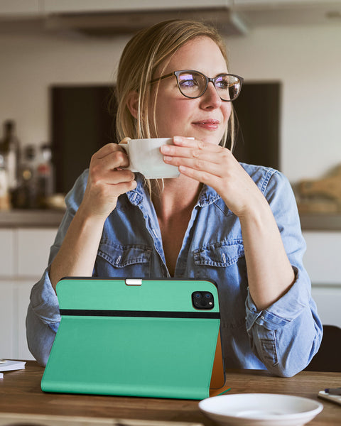 DTTO Case for iPad Pro 11 Inch 4th/3rd/2nd/1st Generation 2022/2021/2020/2018,Premium PU Leather Folio Stand Cover with Hand Strap,Fit iPad Air 4/5 - Auto Wake/Sleep,Multiple Viewing Angles, Brown