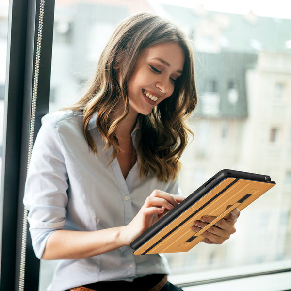 DTTO Rotating Case for iPad 9th/8th/7th Generation 10.2 Inch 2021/2020/2019, 360 Degree Rotating Premium Leather Folio Stand Protective Cover with Pencil Holder - Auto Wake/Sleep and Hand Strap, Brown